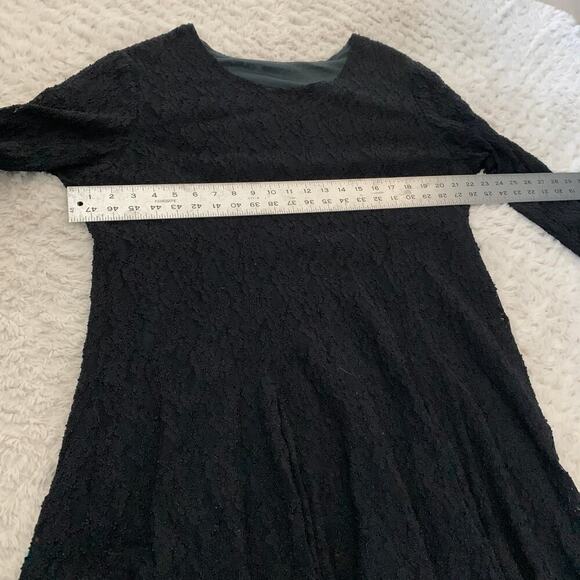 Black Lacey Trapeze Dress - Picture 5 of 10